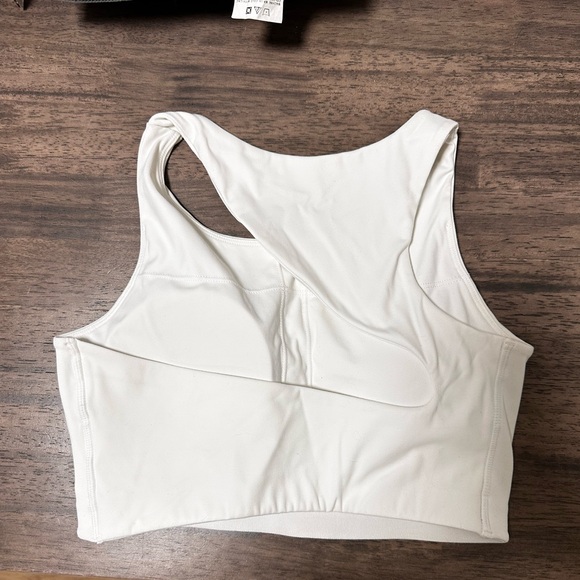 Crop sports top by Astoria sportswear size medium - Picture 4 of 4